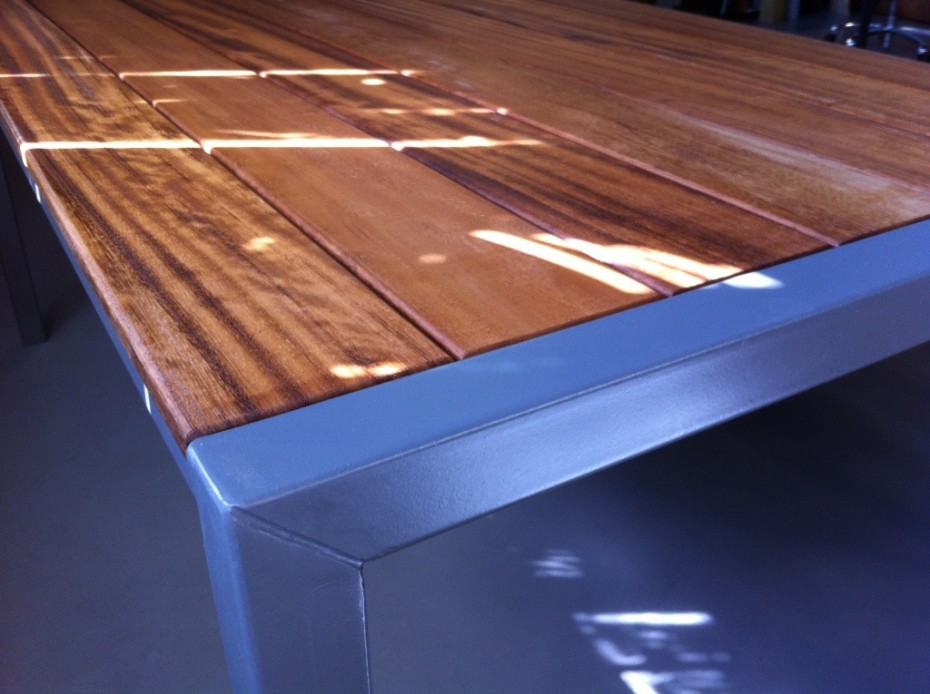 Τραπέζι NY Steel από μέταλλο και ξύλο