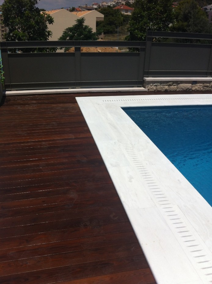 Deck με ThermoWood